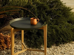 Tavolino Fresbee in alluminio e teak di Unopiu