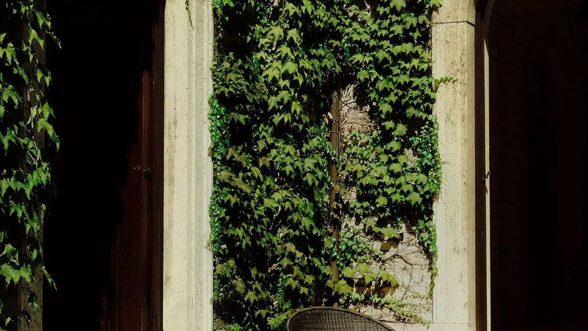 Poltroncina Nacre in fibra e alluminio di Unopiu