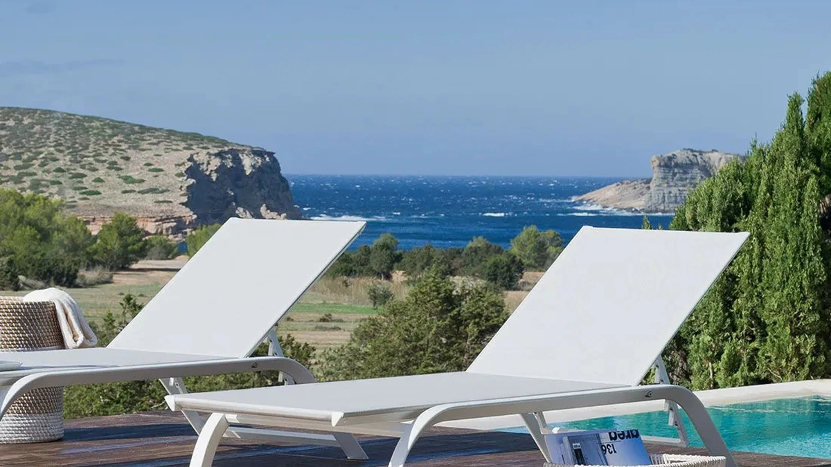 Lettino Panarea in alluminio e tessuto di Unopiu