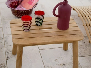 Tavolino Pevero in teak di Unopiu