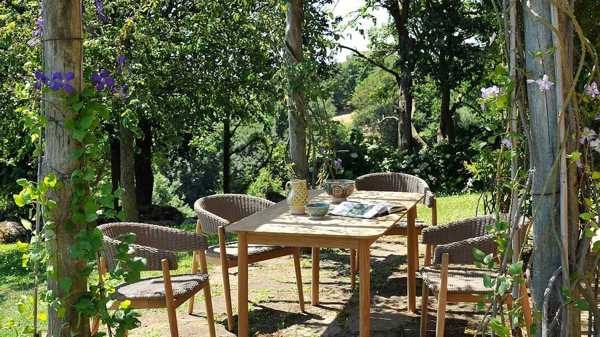 Tavolo in teak Pevero di Unopiu