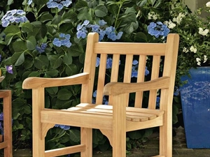 Poltroncina Chelsea in teak di Unopiu