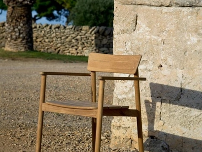 Poltroncina Pevero in teak di Unopiu