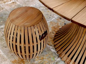 Sgabello Swing in teak di Unopiu