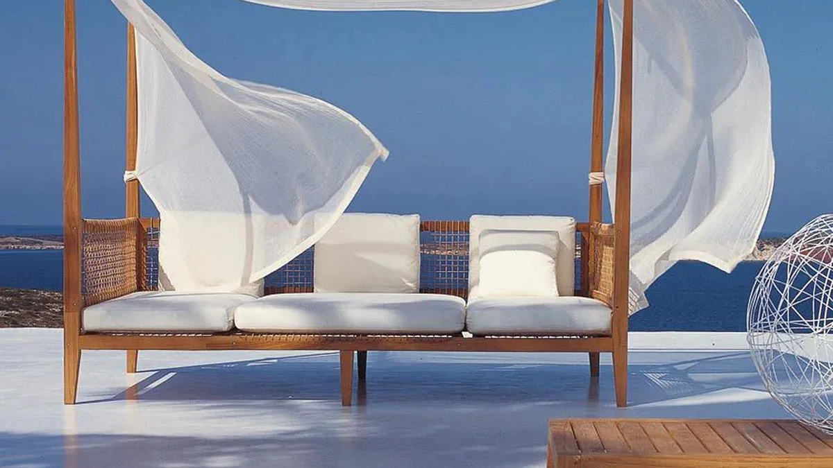 Divano Alcova Synthesis in teak, fibra sintetica e tessuto di Unopiu