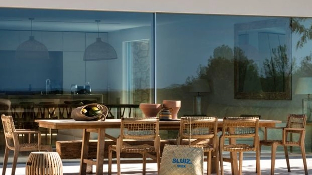 Tavolo rettangolare allungabile e Sedie Synthesis in teak di Unopiu