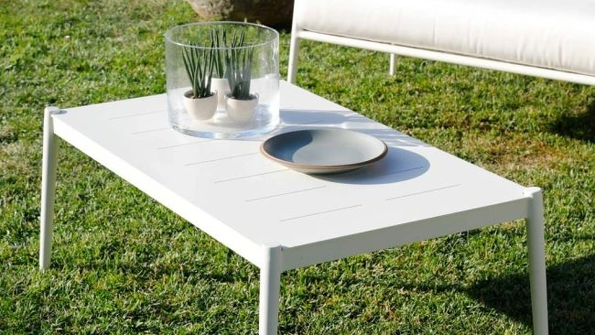 Tavolino Luce in alluminio bianco di Unopiu