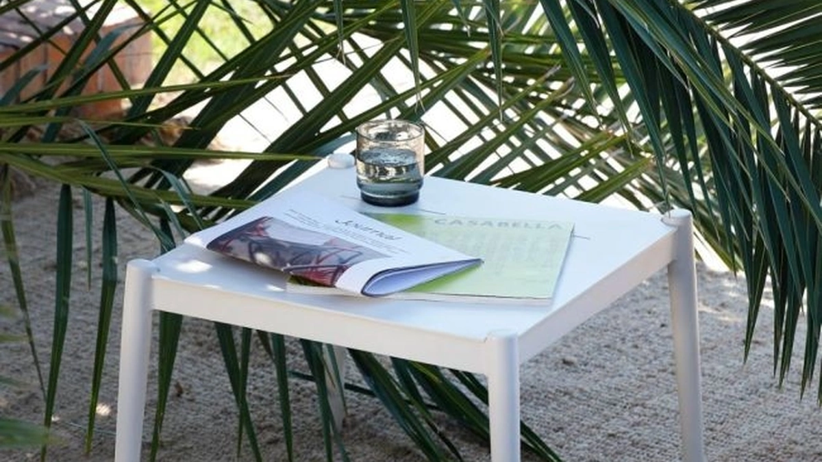 Tavolino Luce in alluminio bianco di Unopiu