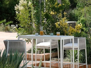 Sgabello Luce in tessuto e alluminio e Tavolo alto in alluminio di Unopiu