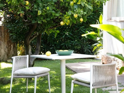 Tavolo e Sedie Luce di Unopiu