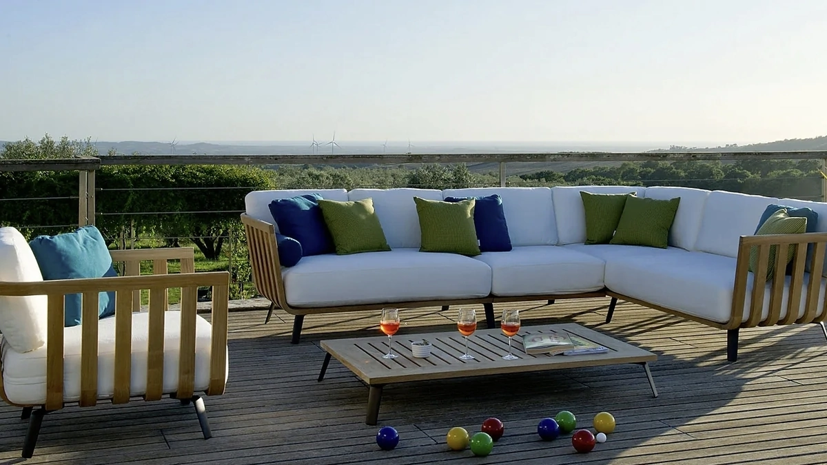 Arredo da esterno in teak Welcome di Unopiu